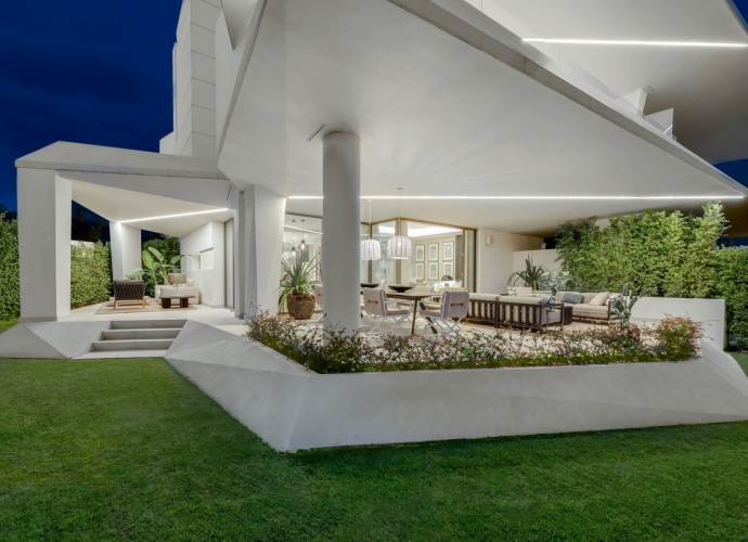 Villa Semi Detached in Nueva Andalucía - 2