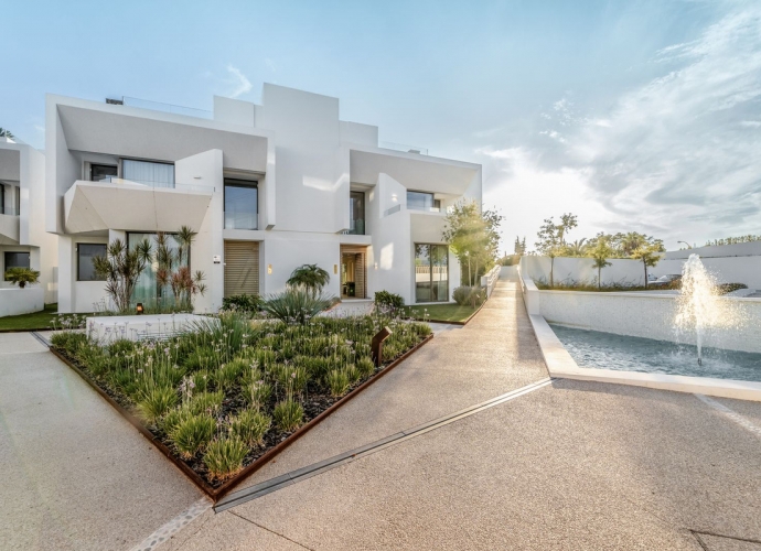 Villa Semi Detached in Nueva Andalucía - 3