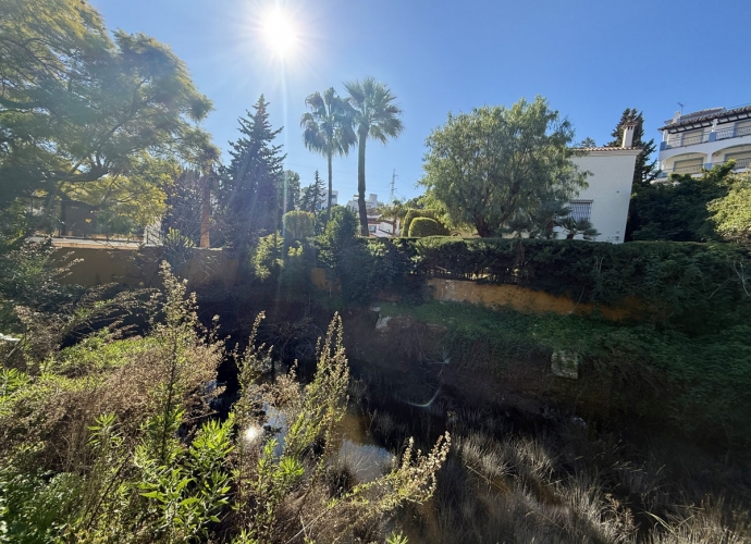 Plot Land situé à Nueva Andalucía - 6