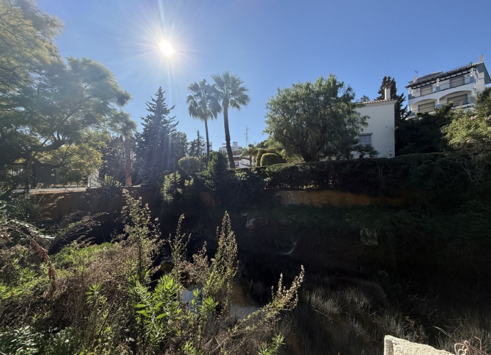 Plot Land situé à Nueva Andalucía - 7