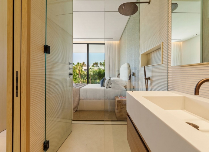 Villa Detached in The Golden Mile - 2