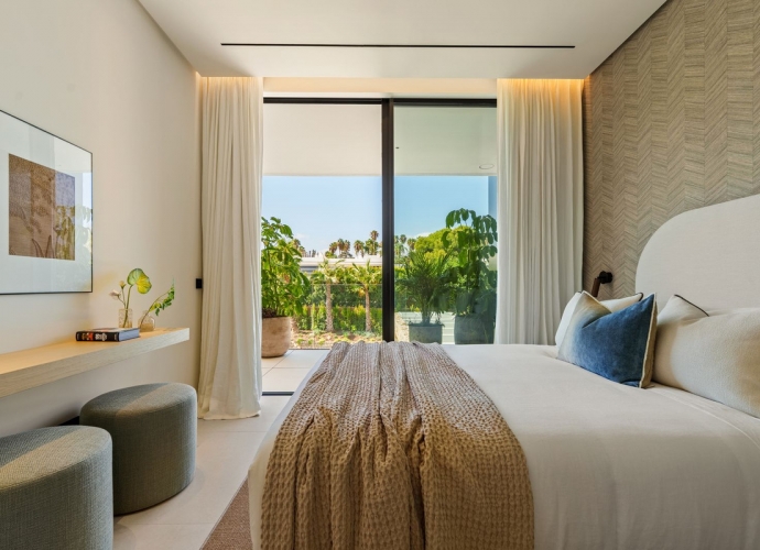 Villa Detached in The Golden Mile - 3