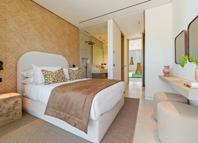 Villa Detached in The Golden Mile - 8