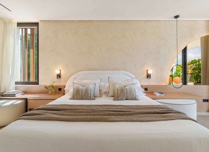 Villa Detached in The Golden Mile - 10