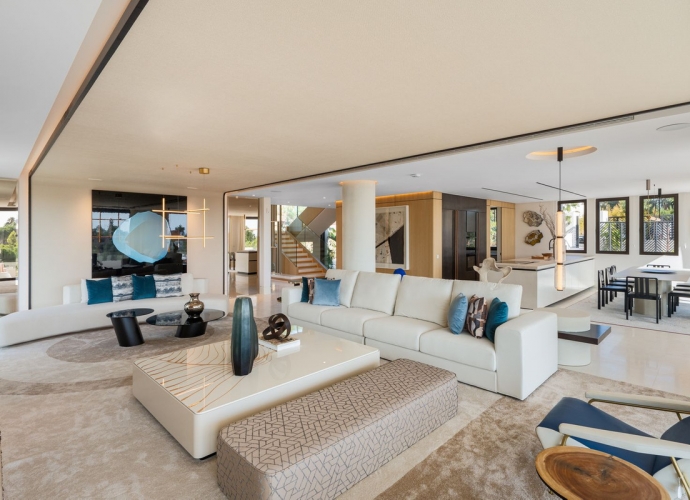 Villa Detached in The Golden Mile - 4