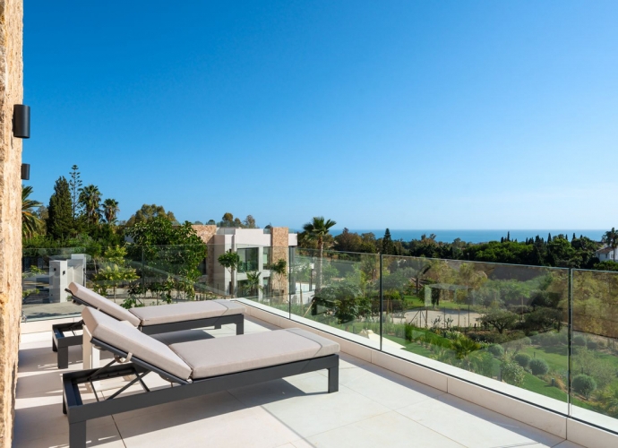 Villa Detached in The Golden Mile - 10