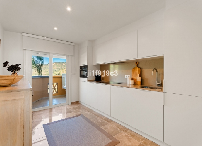 Apartment Middle Floor in Elviria - 6