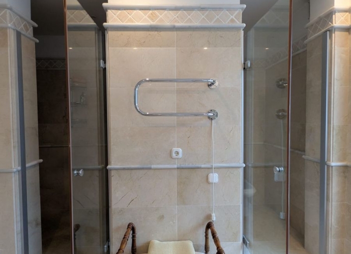 Villa Independiente en Aloha - 5