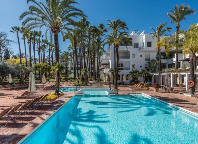 Apartamento Planta Baja en Puerto Banús - 1