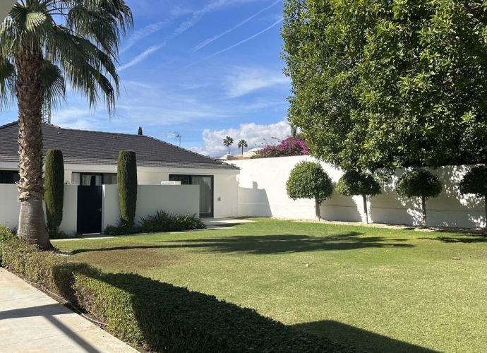 Villa Independiente en Guadalmina Baja - 1