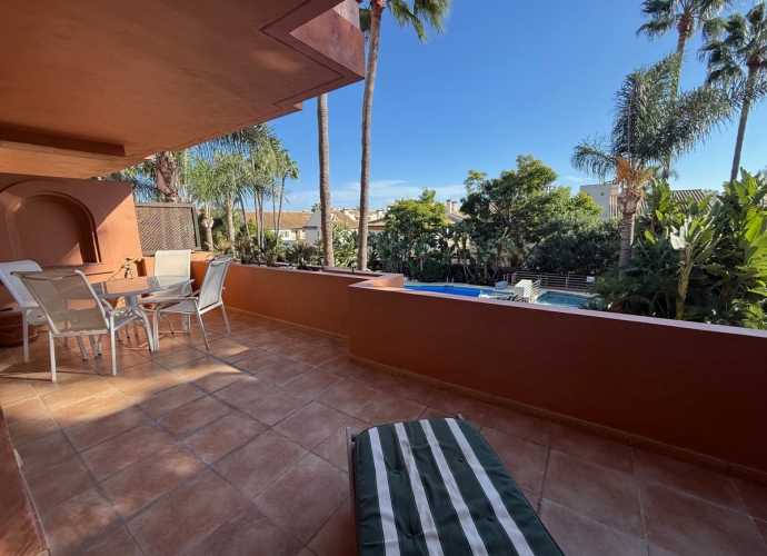 Apartment Middle Floor in Puerto Banús - 2