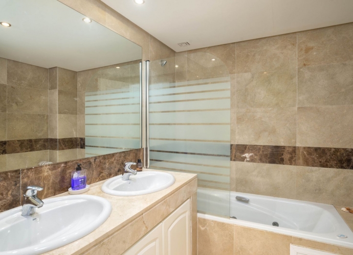 Apartment Middle Floor in Río Real - 6