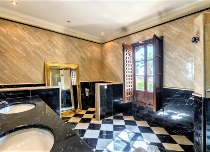 Villa Detached in Sierra Blanca - 7