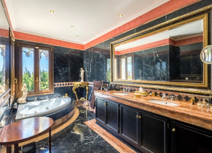 Villa Detached in Sierra Blanca - 9