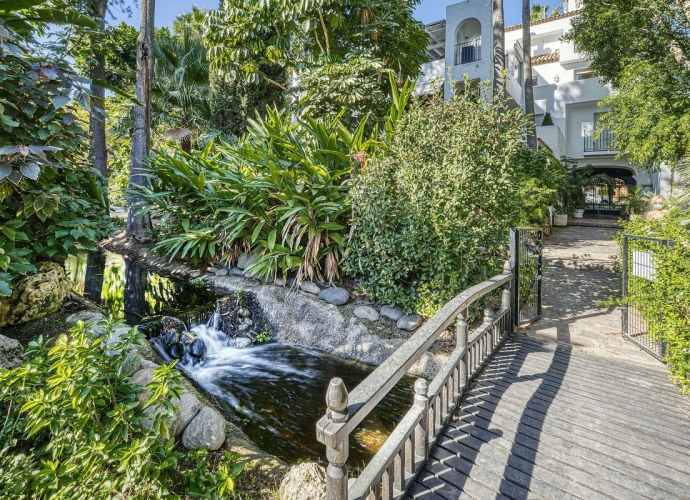 Apartment Penthouse Duplex in Guadalmina Baja Alhambra del Golf  - 3