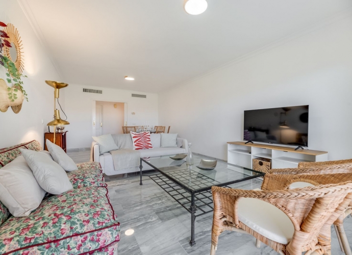 Apartment Middle Floor in Guadalmina Baja - 4