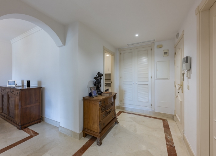 Apartment Middle Floor in The Golden Mile Jardines del Mar  - 2