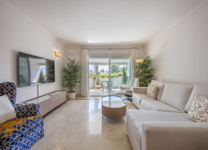 Apartment Middle Floor in The Golden Mile Jardines del Mar  - 8