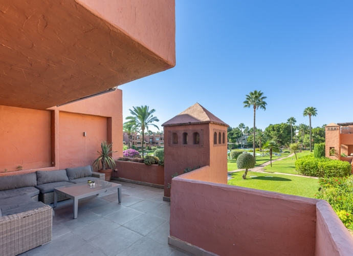 Apartment Middle Floor in Guadalmina Baja Alhambra del Golf  - 8