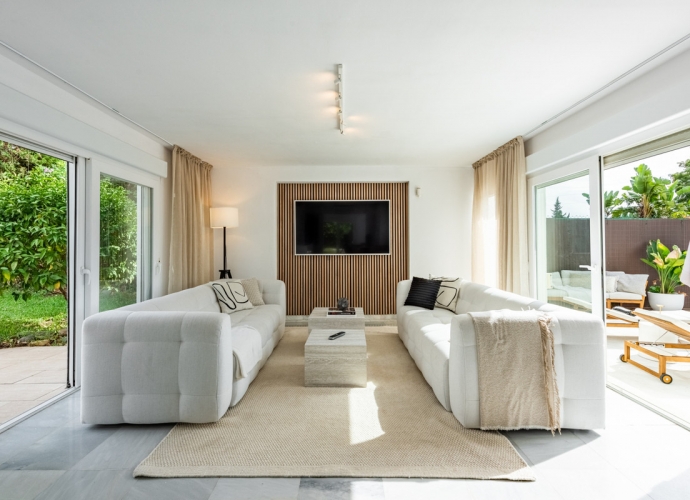 Villa Independiente en Nueva Andalucía - 1