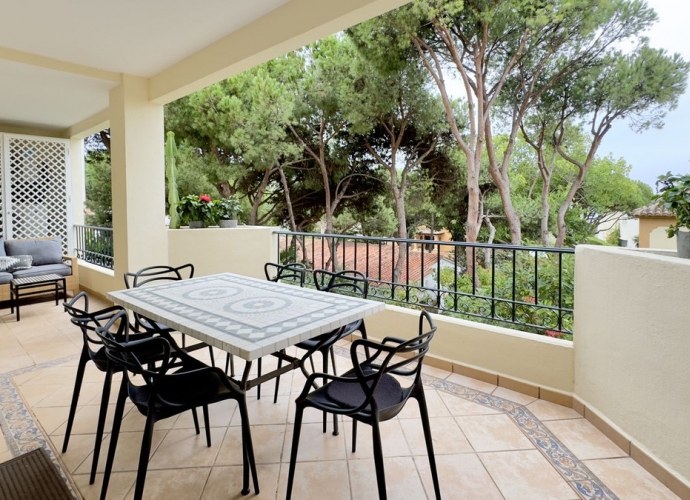 Apartamento Planta Media en Marbella - 1