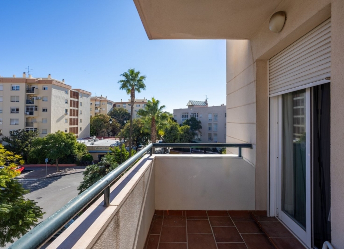 Apartment Middle Floor in Estepona - 9