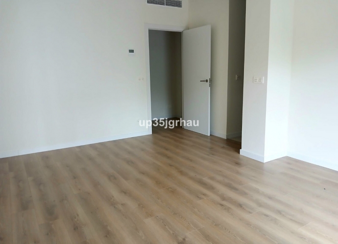 Apartment Middle Floor in Estepona - 8