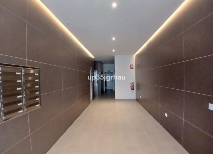 Apartment Middle Floor in Estepona - 10