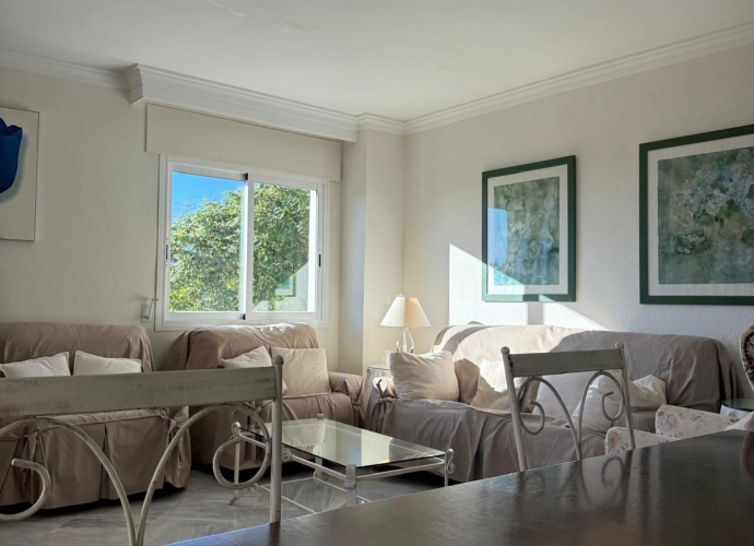 Appartement milieu d’Etage situé à Nueva Andalucía Dama de Noche  - 2