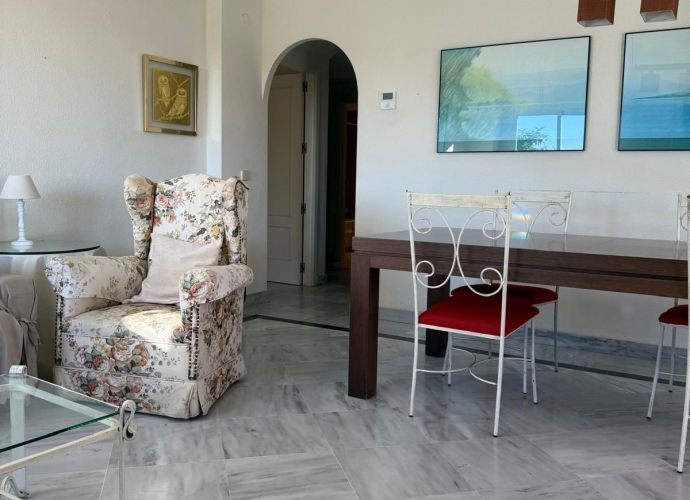 Appartement milieu d’Etage situé à Nueva Andalucía Dama de Noche  - 3
