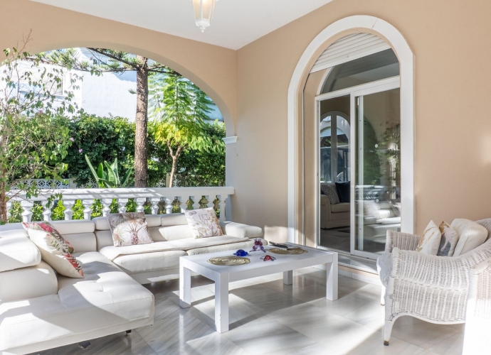 Villa Detached in New Golden Mile - 8