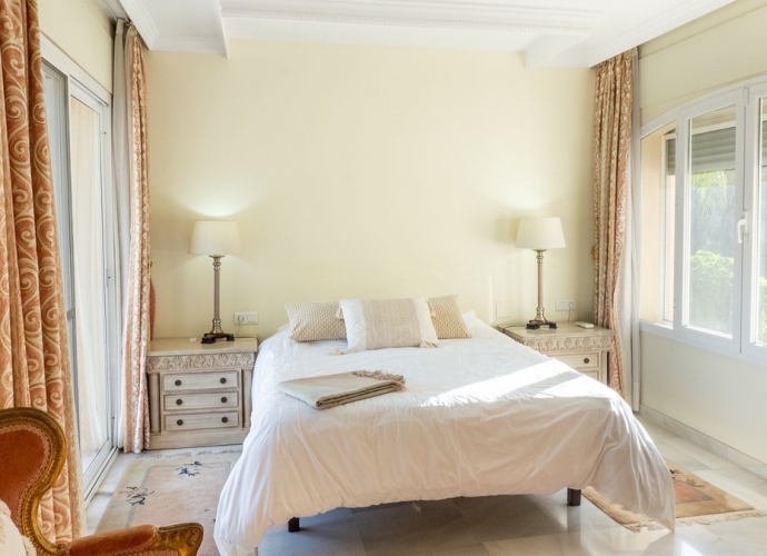 Villa Detached in New Golden Mile - 10