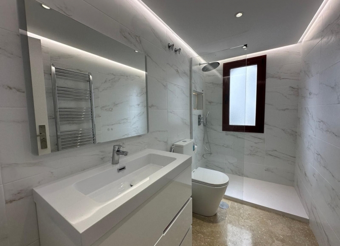 Apartment Middle Floor in The Golden Mile Coto Real  - 3