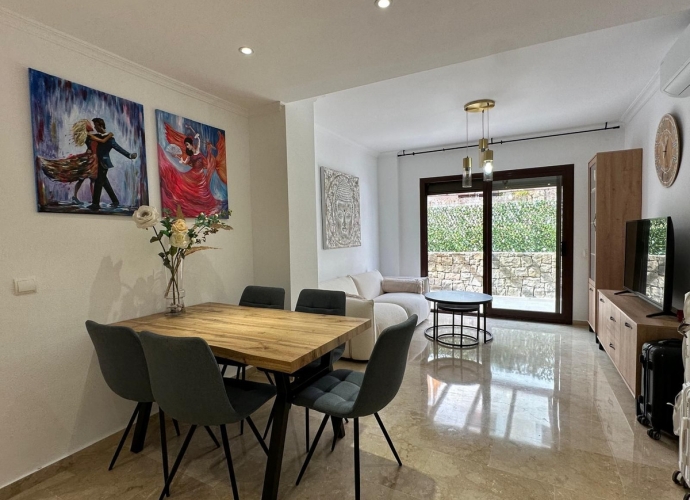 Apartment Middle Floor in The Golden Mile Coto Real  - 6