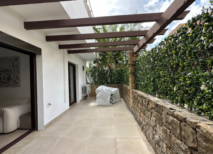 Apartment Middle Floor in The Golden Mile Coto Real  - 8