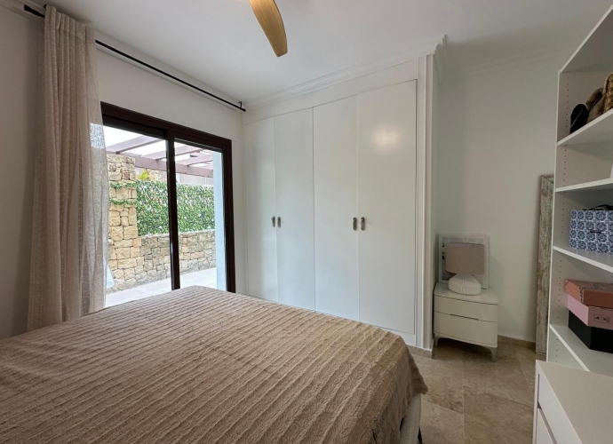 Apartment Middle Floor in The Golden Mile Coto Real  - 10