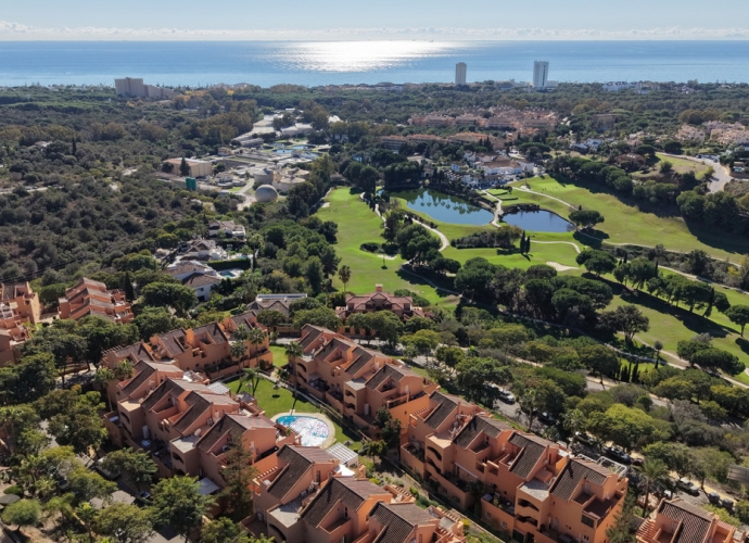Apartment Middle Floor in Elviria Los Lagos de Santa María Golf  - 1