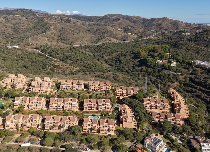 Apartment Middle Floor in Elviria Los Lagos de Santa María Golf  - 3