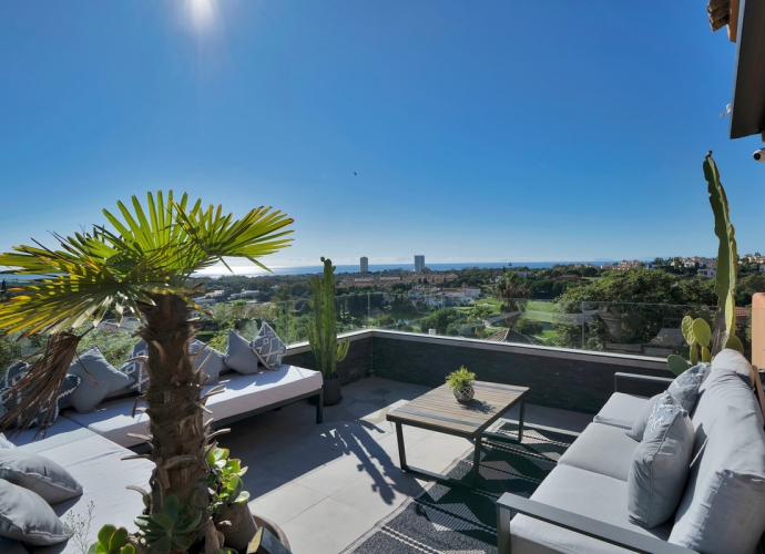 Apartment Middle Floor in Elviria Los Lagos de Santa María Golf  - 9