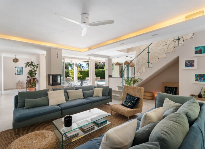 Villa Detached in El Rosario - 5