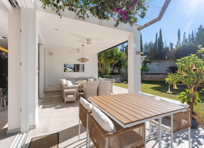 Villa Detached in El Rosario - 10