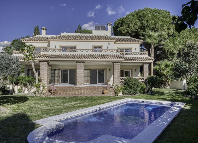 Villa Detached in El Rosario - 3