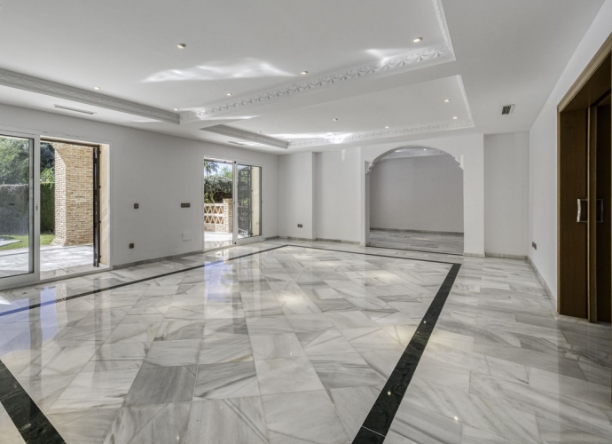 Villa Detached in El Rosario - 4