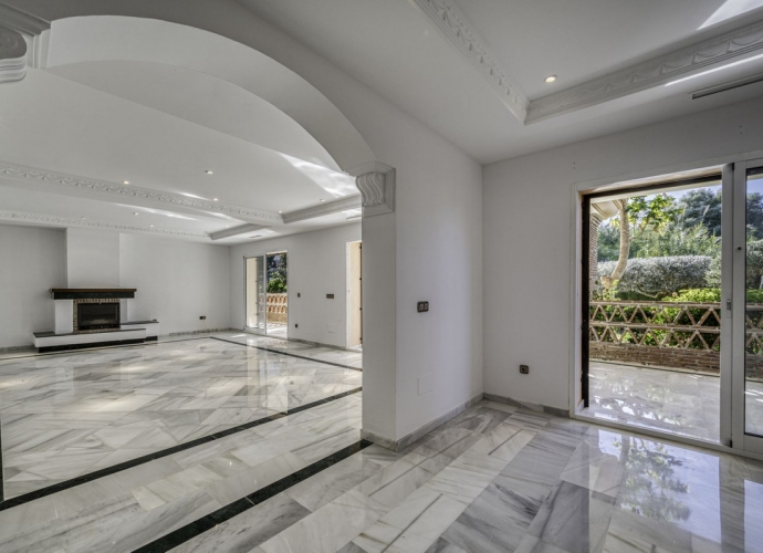 Villa Detached in El Rosario - 6