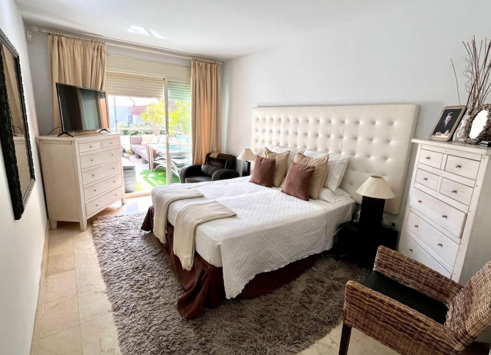 Apartment Middle Floor in Río Real - 1