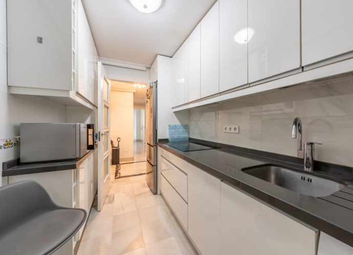 Apartamento Planta Media en Marbella - 10