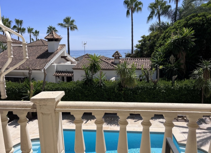 Villa Detached in Bahía de Marbella - 1