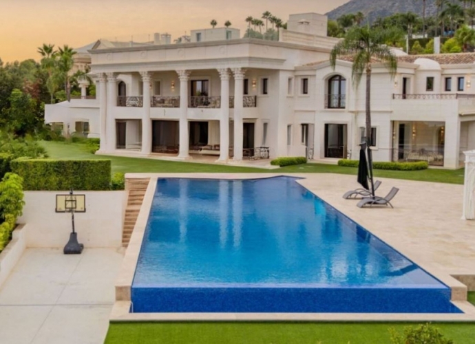 Villa Detached in Sierra Blanca - 1