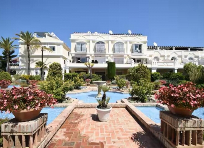 Apartamento Planta Baja en Aloha - 1