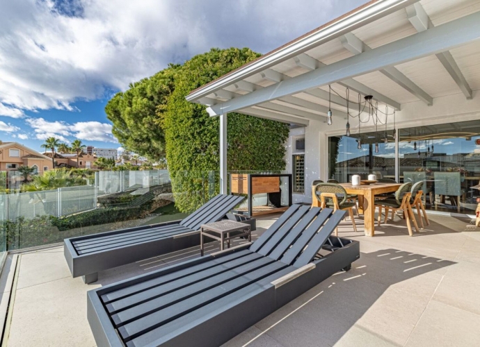 Villa Independiente en Las Chapas - 3